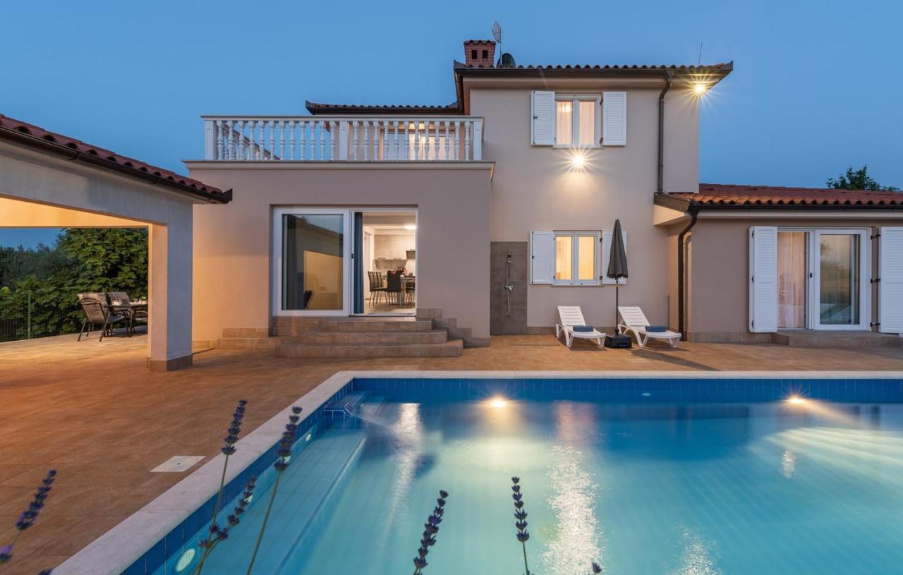 Villa Buroli With Pool, Sauna And Jacuzzi Exterior photo