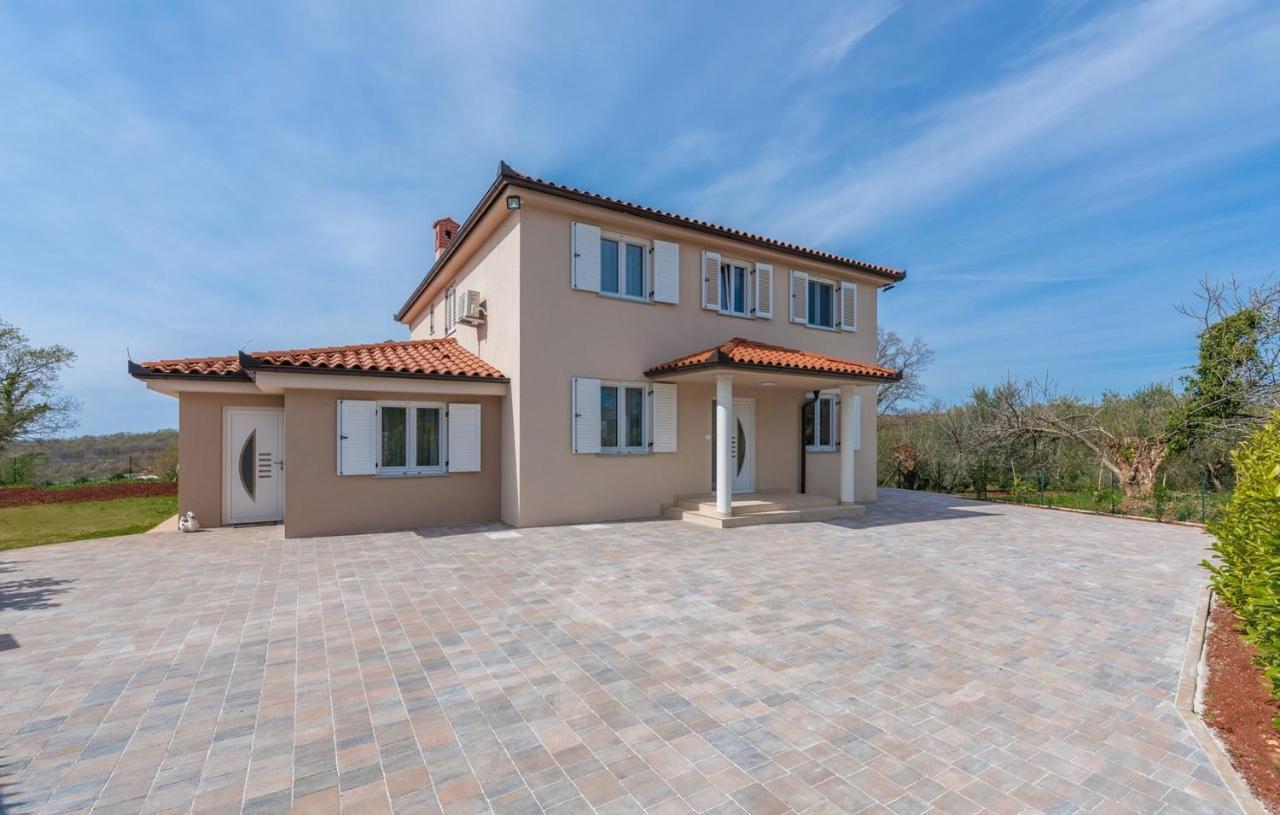 Villa Buroli With Pool, Sauna And Jacuzzi Exterior photo