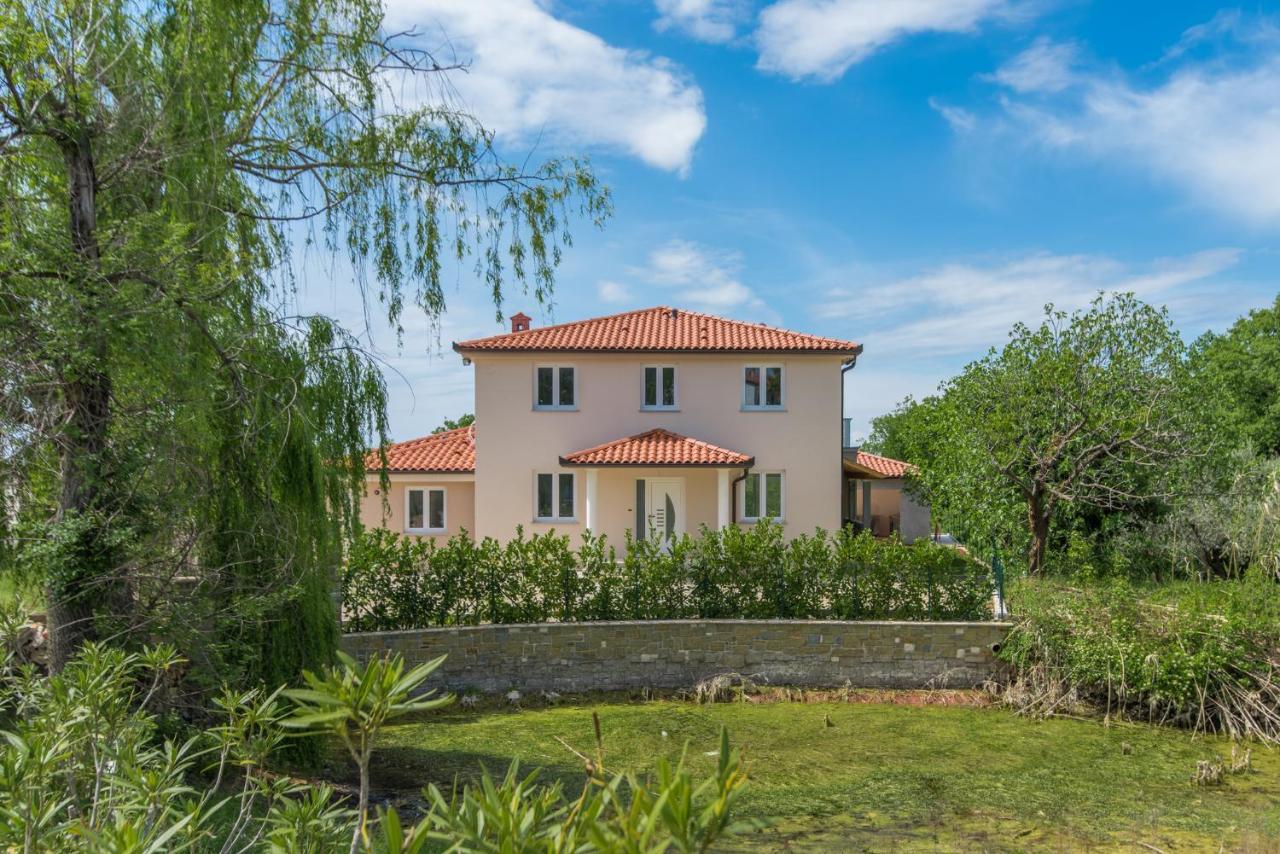 Villa Buroli With Pool, Sauna And Jacuzzi Exterior photo